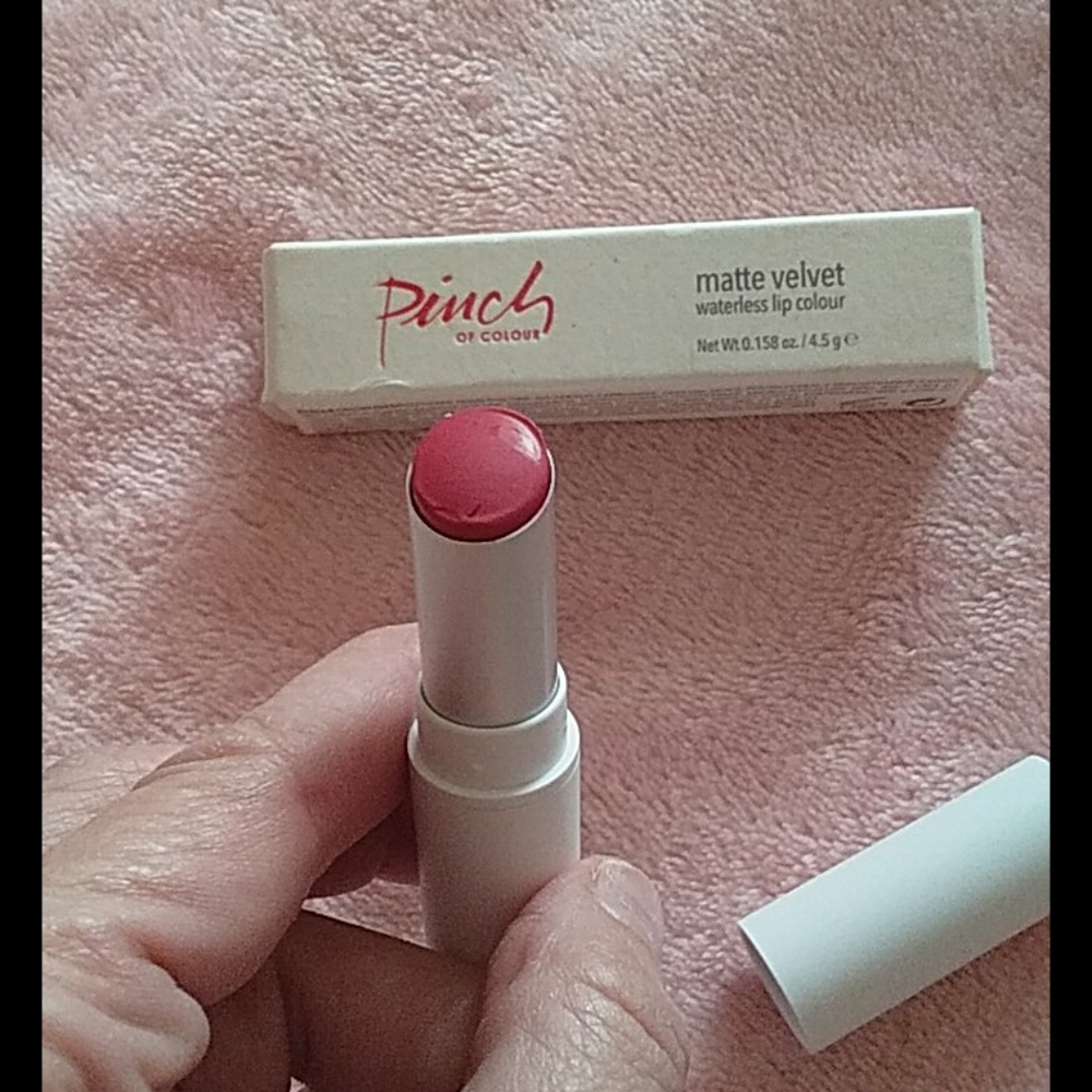 Lipstick - Picture 2 of 4